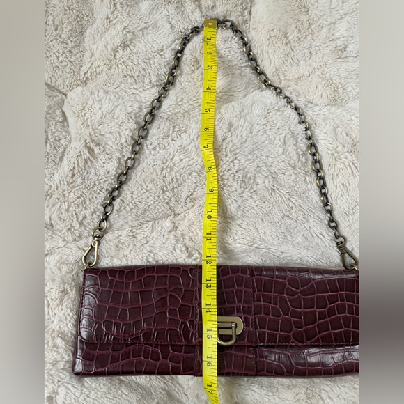 Love this alligator inspired deep rich burgundy bag -Nine West w/shoulder chain! - Picture 4 of 9